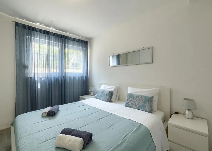 Mario's Place * 풀라